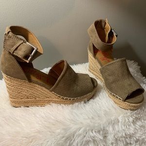 Jelly pop Taupe Wedge Sandal